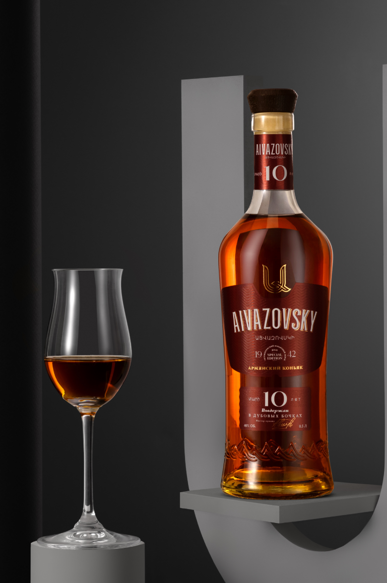 Айвазовский 10 Лет в подарочной упаковке 0.5 л